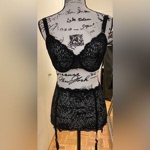Wolford Tulle Lace bra in size 32 B new